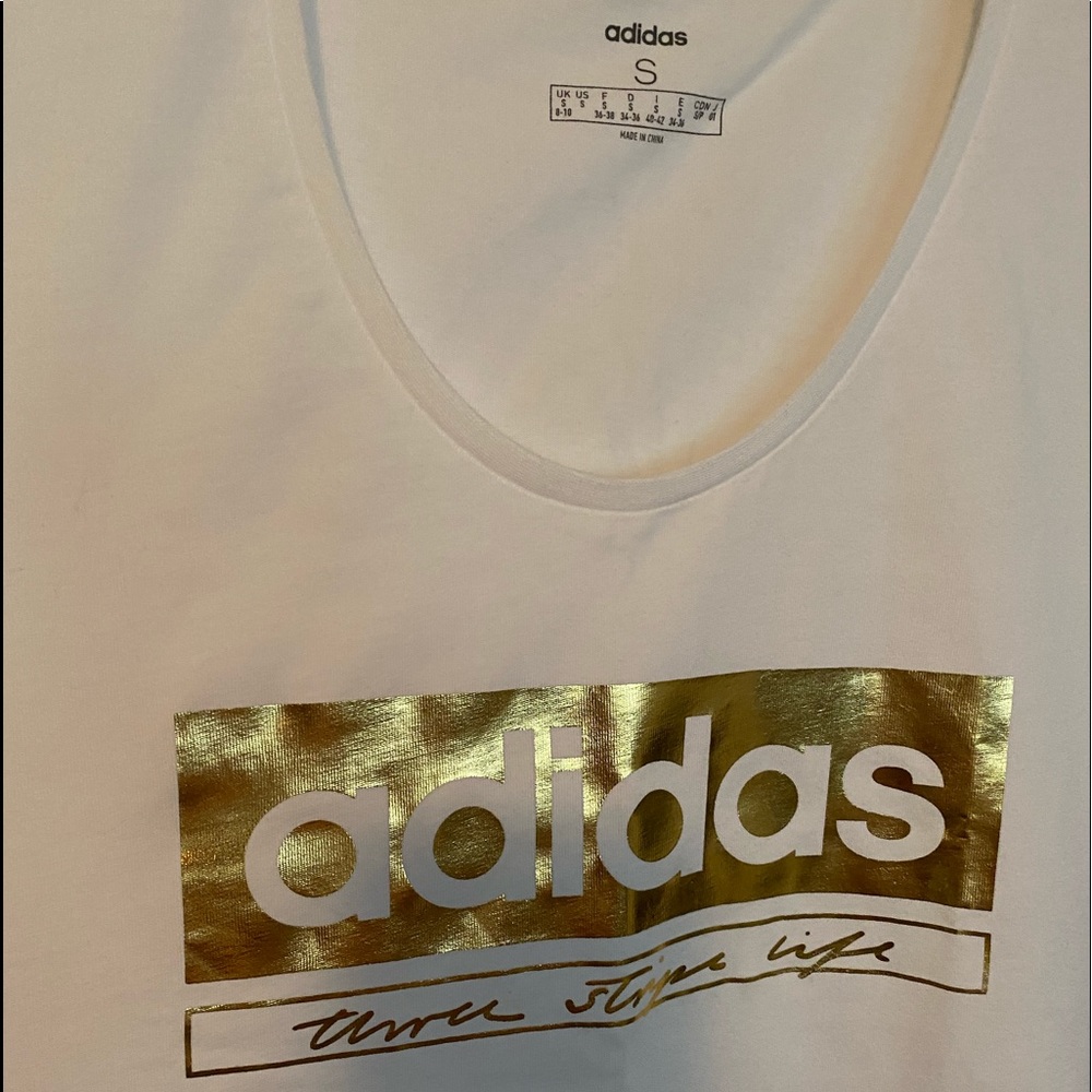 NWOT Adidas short sleeve t-shirt top woman’s S M